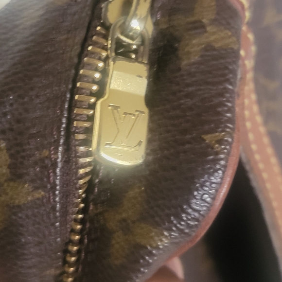 LOUIS VUITTON Compeigne 23 Clutch Monogram..Authentic!!! - Picture 11 of 11